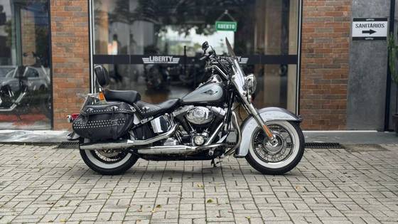HARLEY-DAVIDSON SOFTAIL HERITAGE CLASSIC 